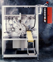 Prüftechnik: Montageautomat für Kunststoffflaschen